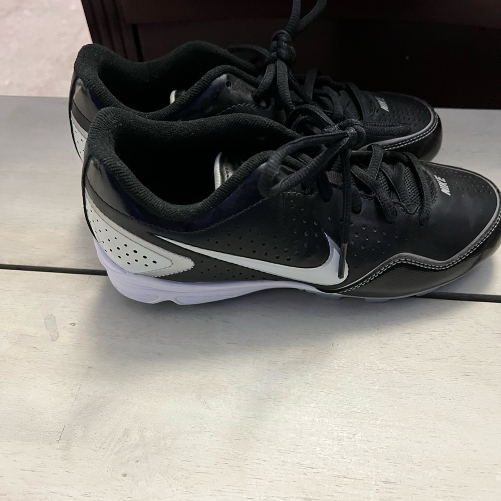Nike baseball cleats, size 3.5 Y, new.